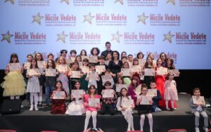 Dupa 4 ani, Micile Vedete se reintorc pe Covorul Rosu in cinema