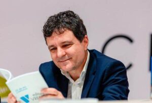 De ce are nevoie România de un candidat independent în 2025